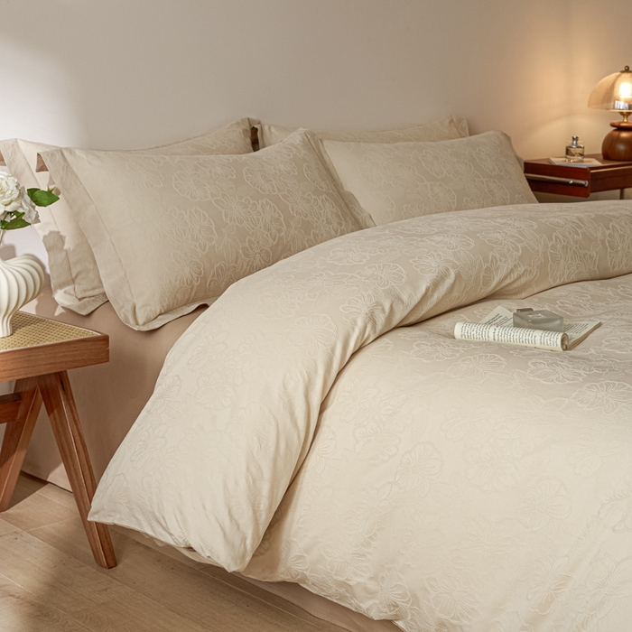 91家纺网 家纺一手货源 找家纺 禾时 2026春夏新品全棉立体浮雕提花双拼色四件套-繁花 乳白色-亚麻驼