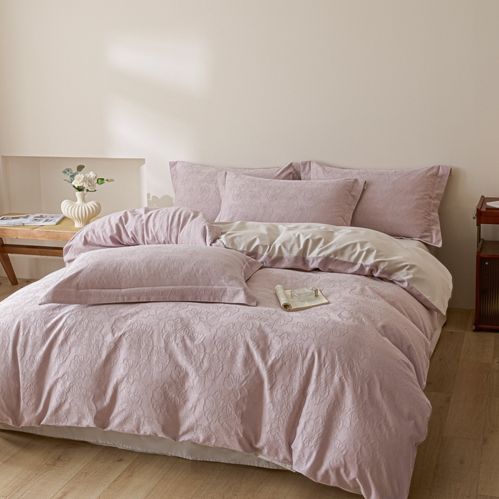 91家纺网 家纺一手货源 找家纺 禾时 2026春夏新品全棉立体浮雕提花双拼色四件套-繁花 罗兰紫-浅灰银