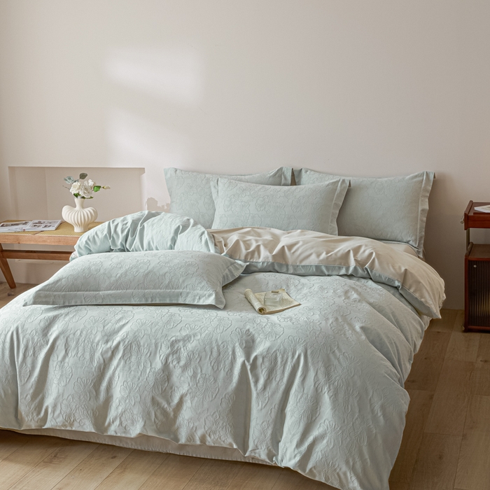 91家纺网 家纺一手货源 找家纺 禾时 2026春夏新品全棉立体浮雕提花双拼色四件套-繁花 北极兰-浅灰银