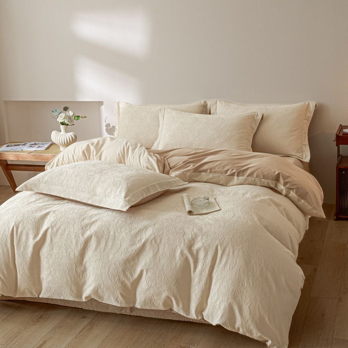 91家纺网 家纺一手货源 找家纺 禾时 2026春夏新品全棉立体浮雕提花双拼色四件套-繁花 乳白色-亚麻驼