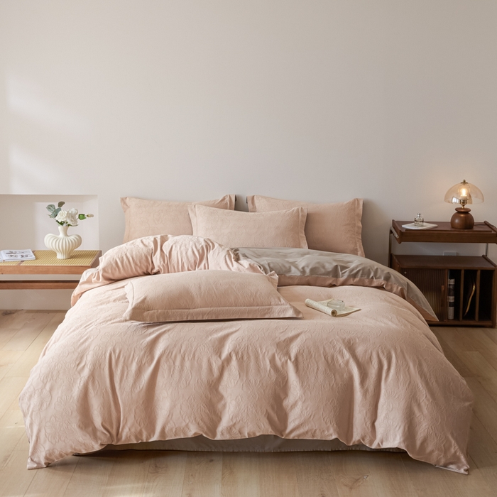 91家纺网 家纺一手货源 找家纺 禾时 2026春夏新品全棉立体浮雕提花双拼色四件套-繁花 裸粉-格调灰