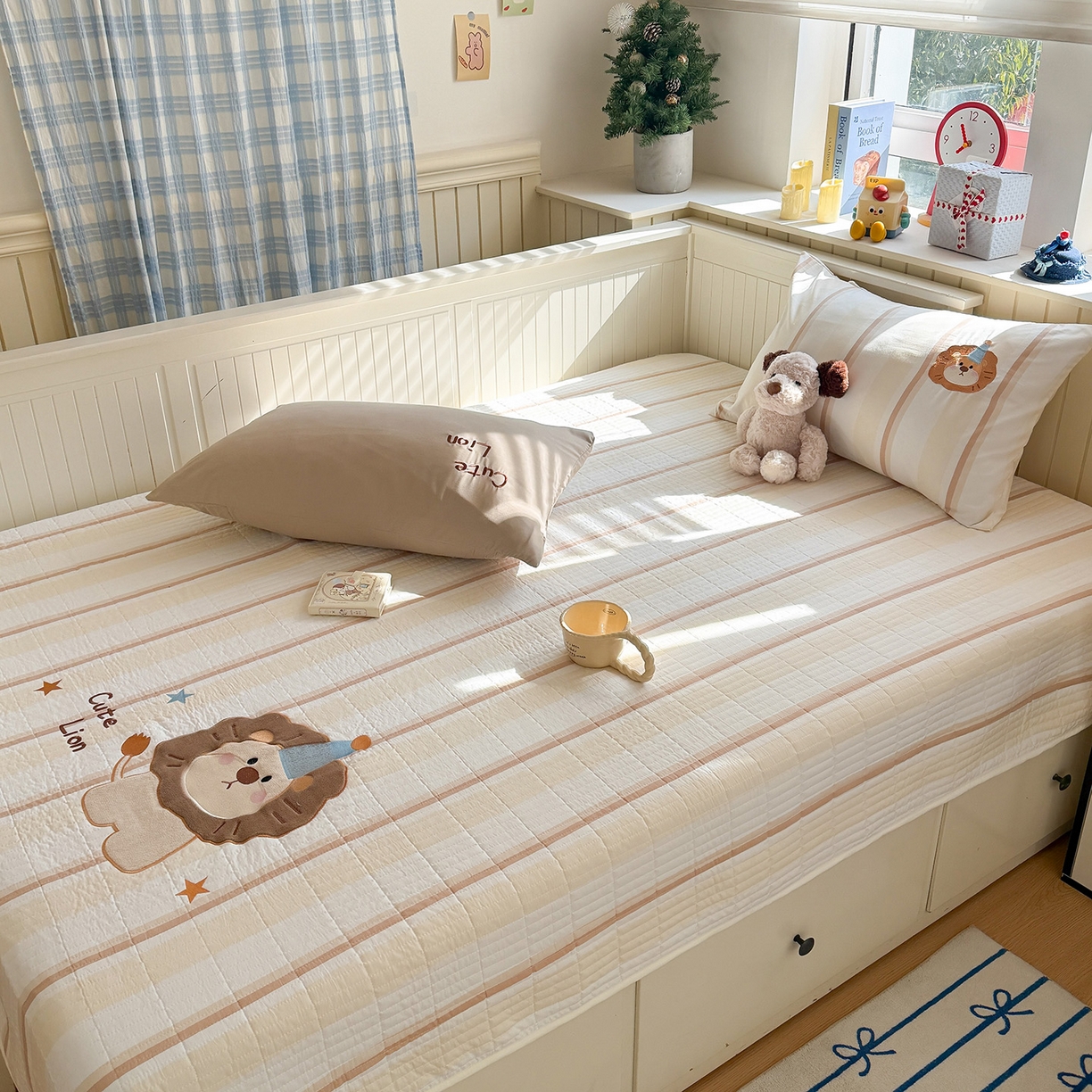 91家纺网 家纺一手货源 找家纺 吾欢心 2026新款水洗棉可爱卡通贴布绣花床盖单品床盖单件三件套 小狮子