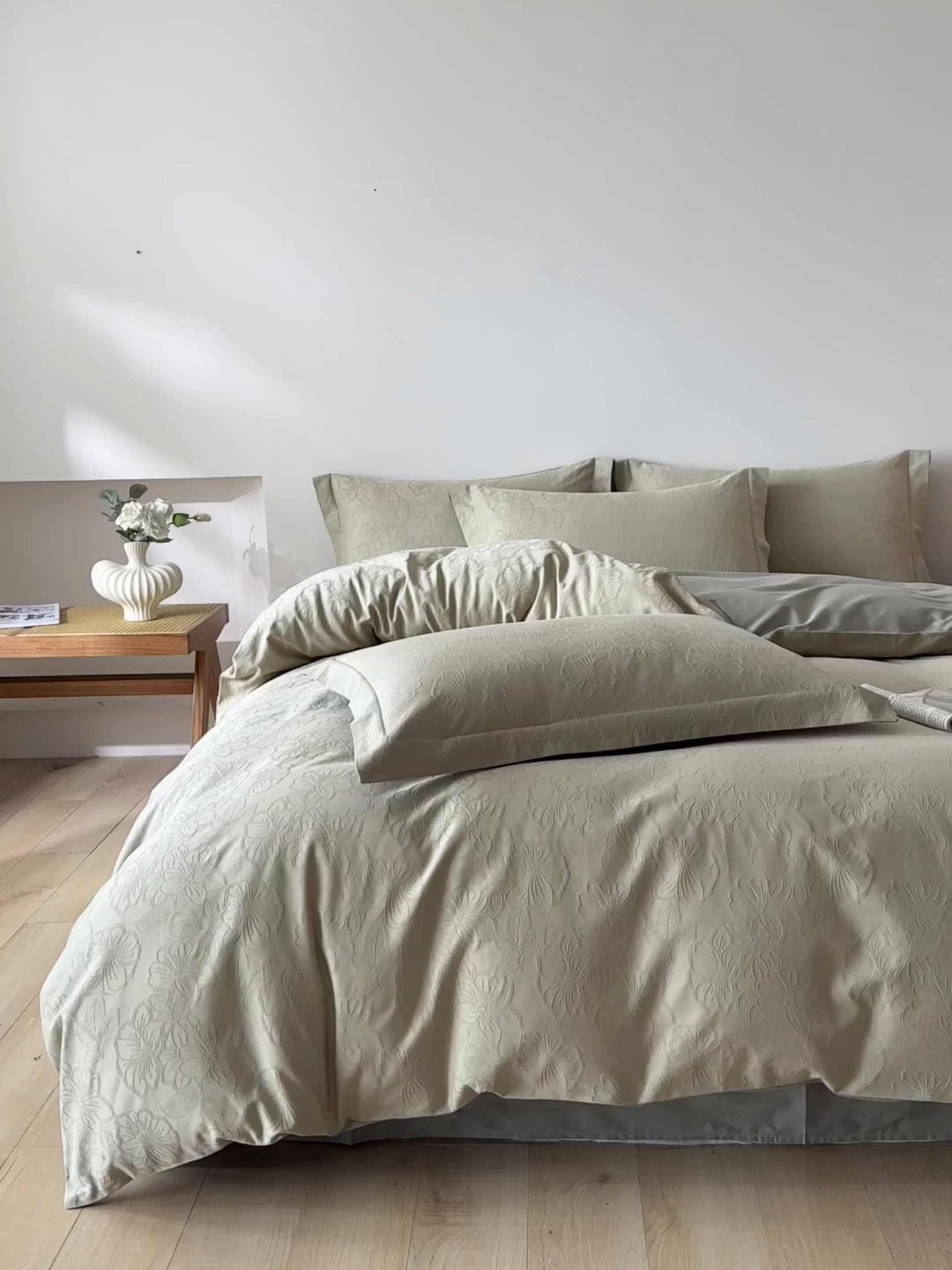 91家纺网 家纺一手货源 找家纺 禾时 2026春夏新品全棉立体浮雕提花双拼色四件套-繁花 奶绿-浅绿灰