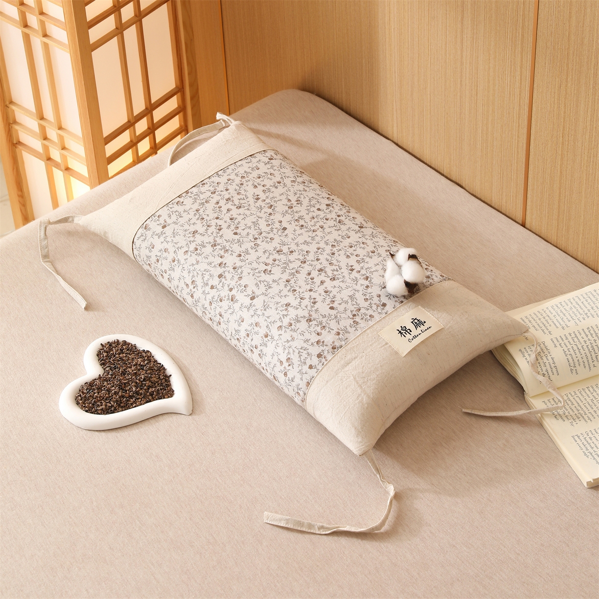 91家纺网 家纺一手货源 找家纺 芯洲 2026新款古典宫廷荞麦枕棉麻款可调节高度绑带款荞麦助眠枕头枕芯 春遇-米咖