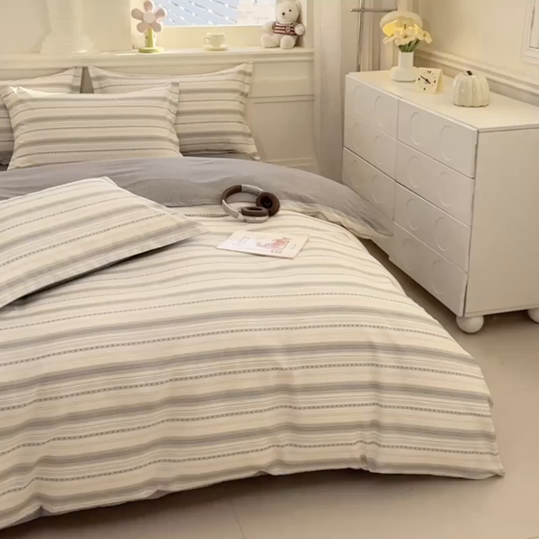 91家纺网 家纺一手货源 找家纺 佑金甜 2026新款精梳全棉印花单被套 雾感条纹