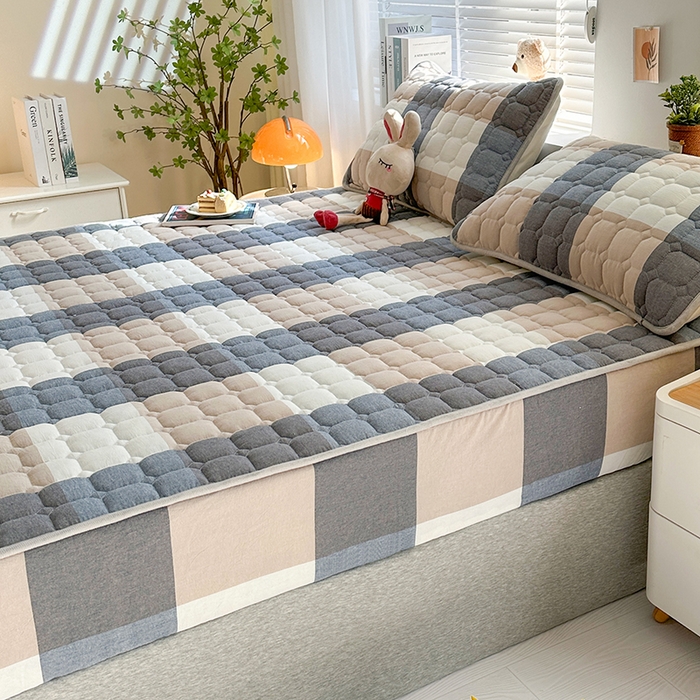 91家纺网 家纺一手货源 找家纺 犇牛仓储供应链 2026新款亲肤纯棉加厚床笠 经典蓝大格