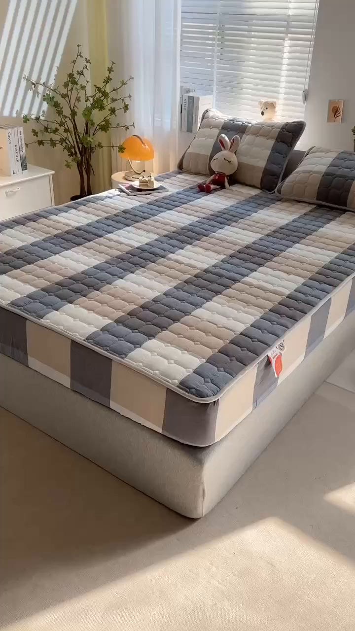 91家纺网 家纺一手货源 找家纺 犇牛仓储供应链 2026新款亲肤纯棉加厚床笠 经典蓝大格