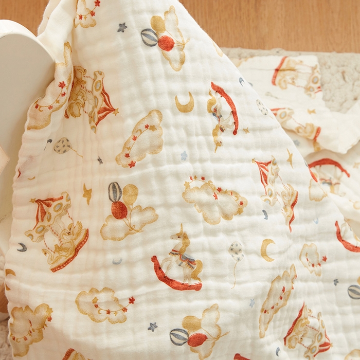 91家纺网 家纺一手货源 找家纺 嗨生活 2026新款A类婴幼儿童夏凉空调被子浴巾六层纱布毛巾被纯棉办公室幼儿园午睡盖毯子 旋转木马