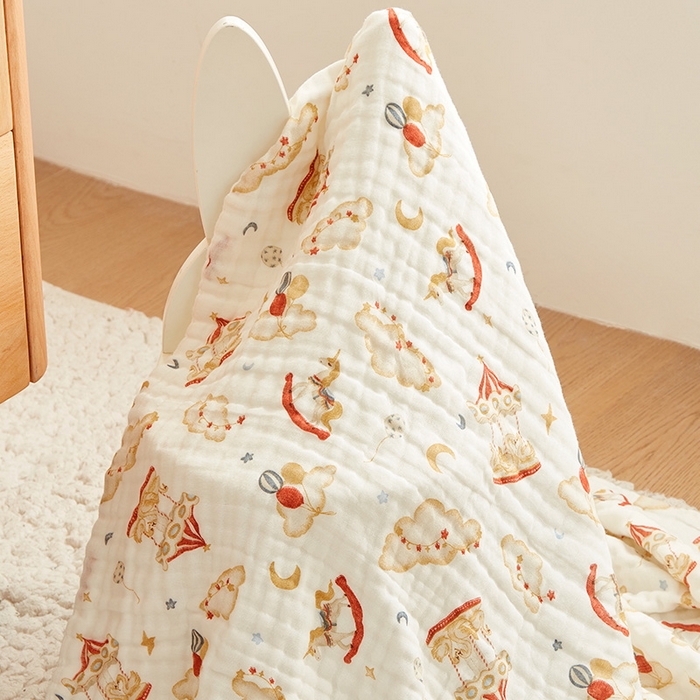 91家纺网 家纺一手货源 找家纺 嗨生活 2026新款A类婴幼儿童夏凉空调被子浴巾六层纱布毛巾被纯棉办公室幼儿园午睡盖毯子 旋转木马