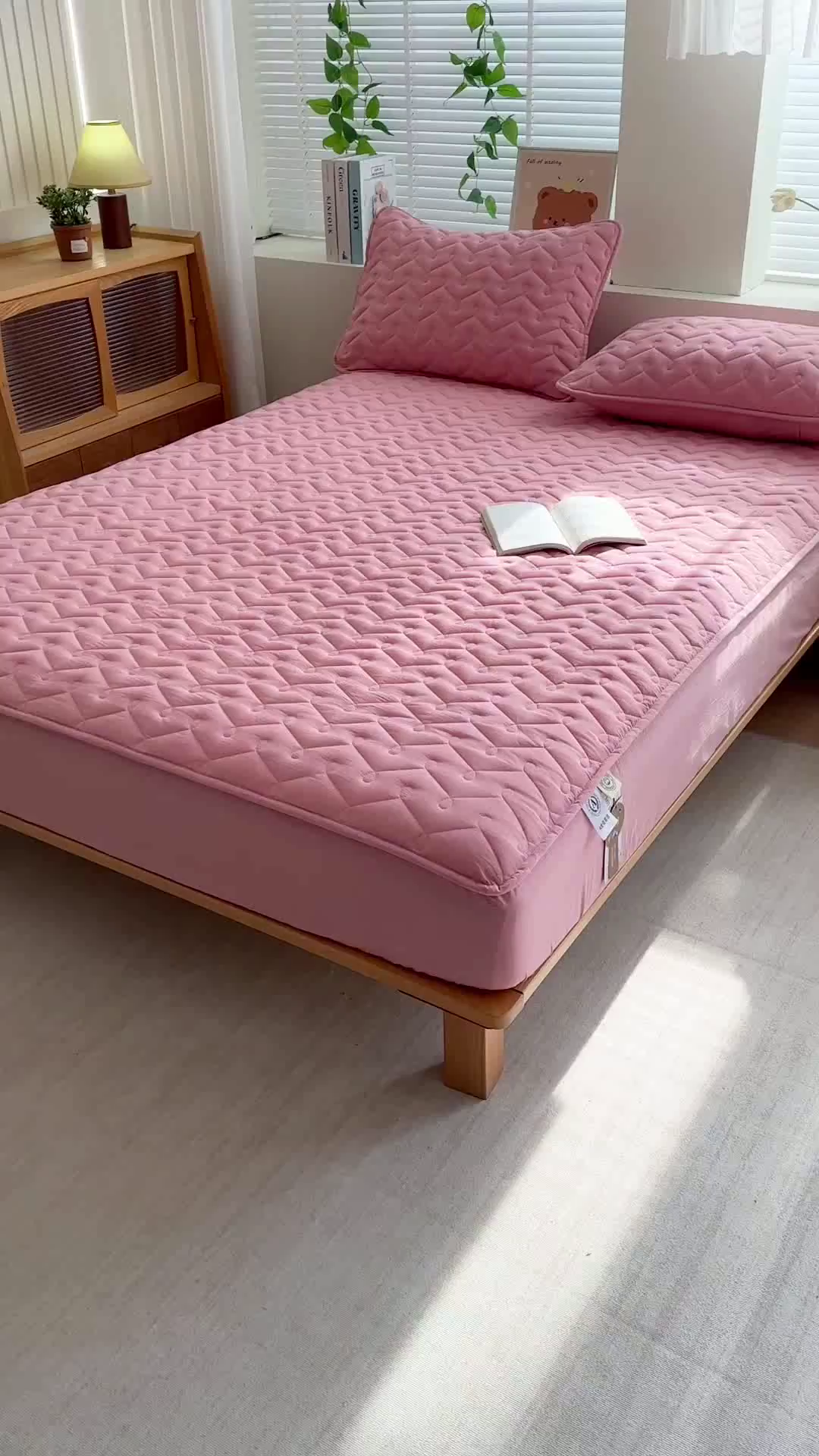 91家纺网 家纺一手货源 找家纺 犇牛仓储供应链 2026新款全棉色织水洗棉夹棉床笠床垫【可定制】 纯色素雅-豆沙粉