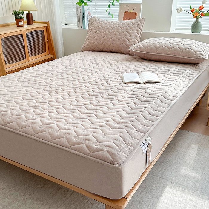 91家纺网 家纺一手货源 找家纺 犇牛仓储供应链 2026新款全棉色织水洗棉夹棉床笠床垫【可定制】 纯色素雅-卡其色