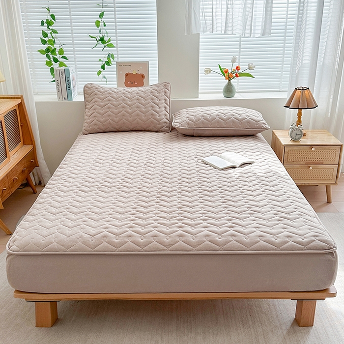 91家纺网 家纺一手货源 找家纺 犇牛仓储供应链 2026新款全棉色织水洗棉夹棉床笠床垫【可定制】 纯色素雅-卡其色