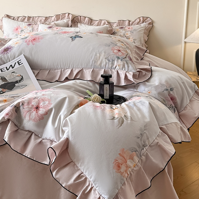 91家纺网 家纺一手货源 找家纺 格里芬家纺 2026新款全棉精梳棉韩系花边款印花四件套 蝶美花香-白