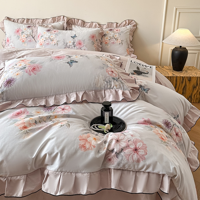 91家纺网 家纺一手货源 找家纺 格里芬家纺 2026新款全棉精梳棉韩系花边款印花四件套 蝶美花香-白