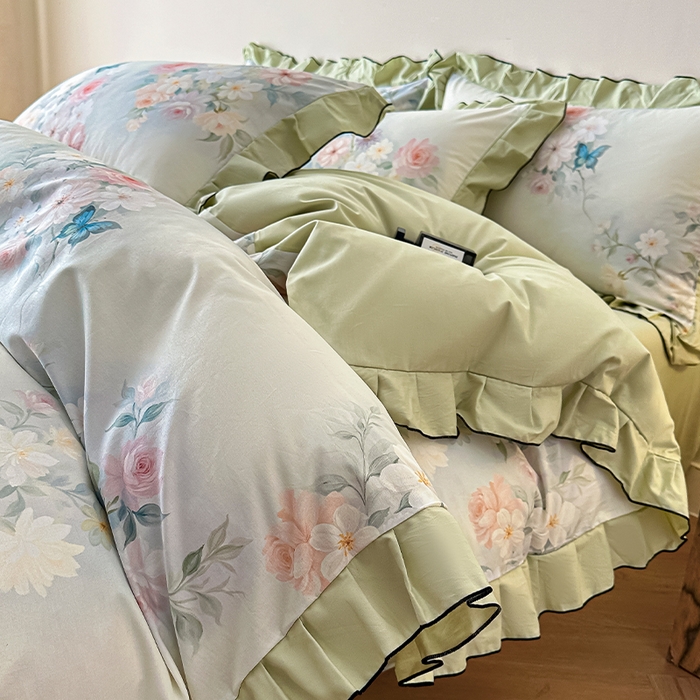 91家纺网 家纺一手货源 找家纺 格里芬家纺 2026新款全棉精梳棉韩系花边款印花四件套 蝶美花香-绿