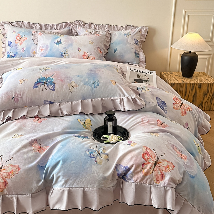 91家纺网 家纺一手货源 找家纺 格里芬家纺 2026新款全棉精梳棉韩系花边款印花四件套 蝶舞飞扬