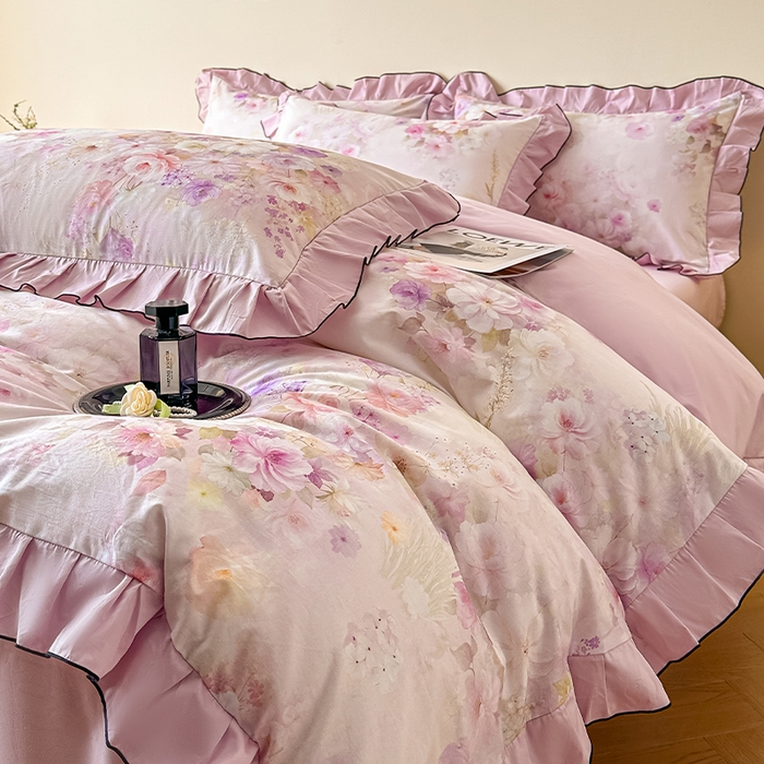 91家纺网 家纺一手货源 找家纺 格里芬家纺 2026新款全棉精梳棉韩系花边款印花四件套 花间漫步-粉