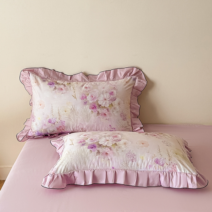 91家纺网 家纺一手货源 找家纺 格里芬家纺 2026新款全棉精梳棉韩系花边款印花四件套 花间漫步-粉