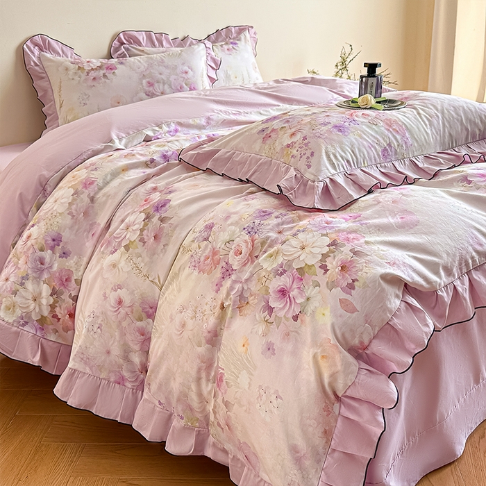 91家纺网 家纺一手货源 找家纺 格里芬家纺 2026新款全棉精梳棉韩系花边款印花四件套 花间漫步-粉