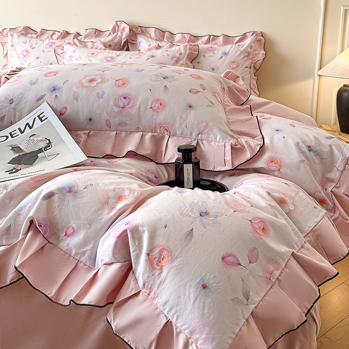 91家纺网 家纺一手货源 找家纺 格里芬家纺 2026新款全棉精梳棉韩系花边款印花四件套 清岚-粉紫