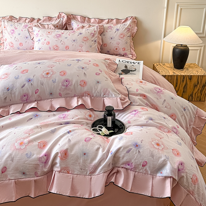 91家纺网 家纺一手货源 找家纺 格里芬家纺 2026新款全棉精梳棉韩系花边款印花四件套 清岚-粉紫