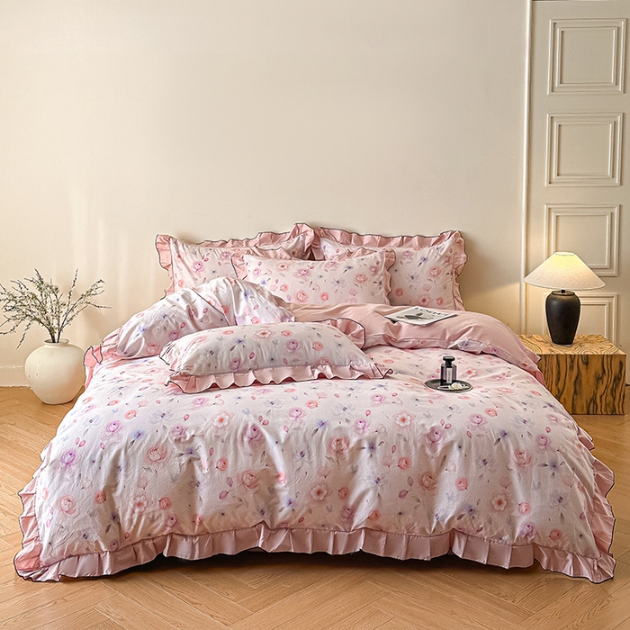 91家纺网 家纺一手货源 找家纺 格里芬家纺 2026新款全棉精梳棉韩系花边款印花四件套 清岚-粉紫