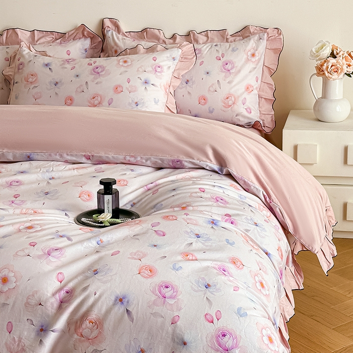 91家纺网 家纺一手货源 找家纺 格里芬家纺 2026新款全棉精梳棉韩系花边款印花四件套 清岚-粉紫