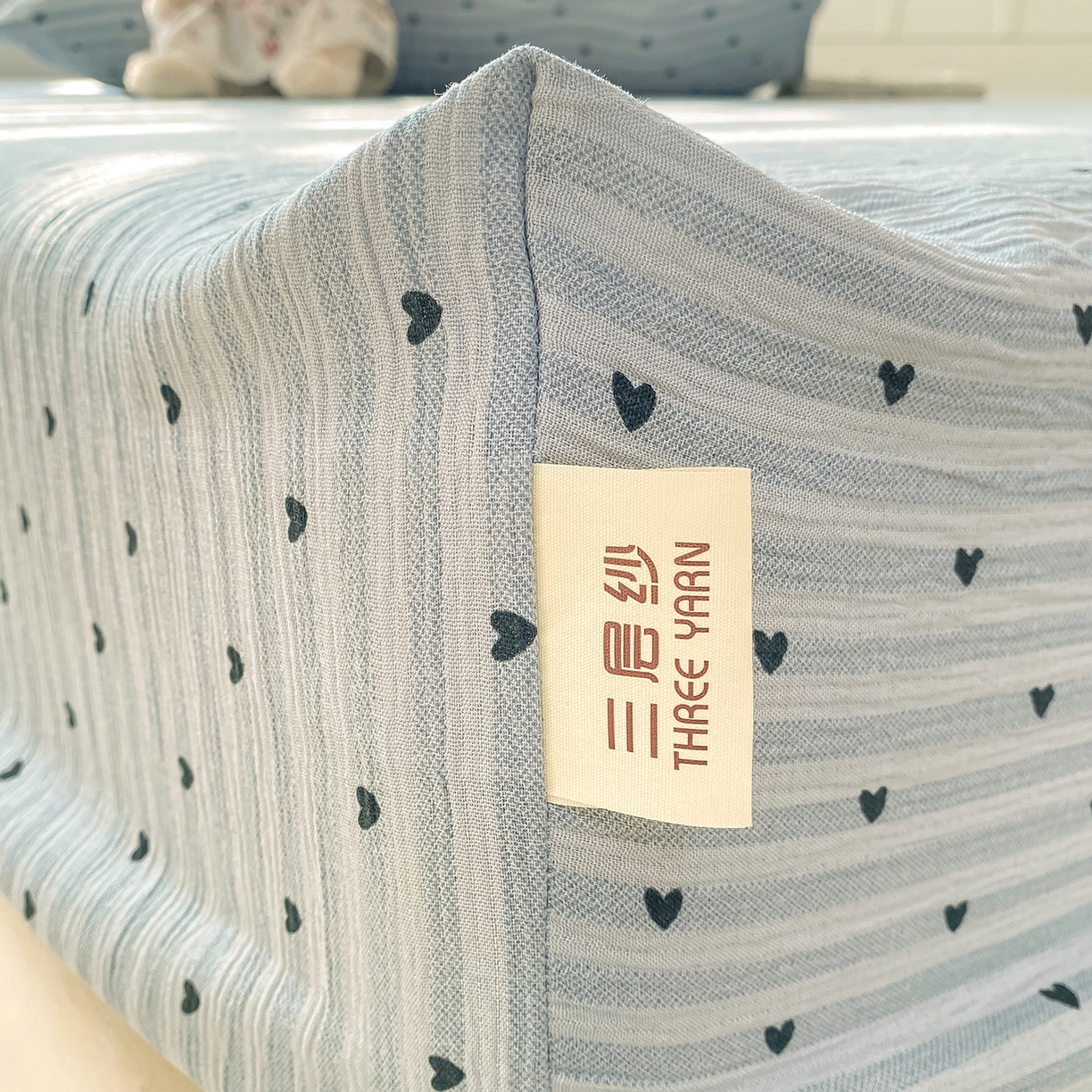 91家纺网 家纺一手货源 找家纺 眠势力 2026新款皱皱三层纱床笠三件套云朵床罩单件床垫保护套四季款 爱心雨【三层皱皱纱床笠】