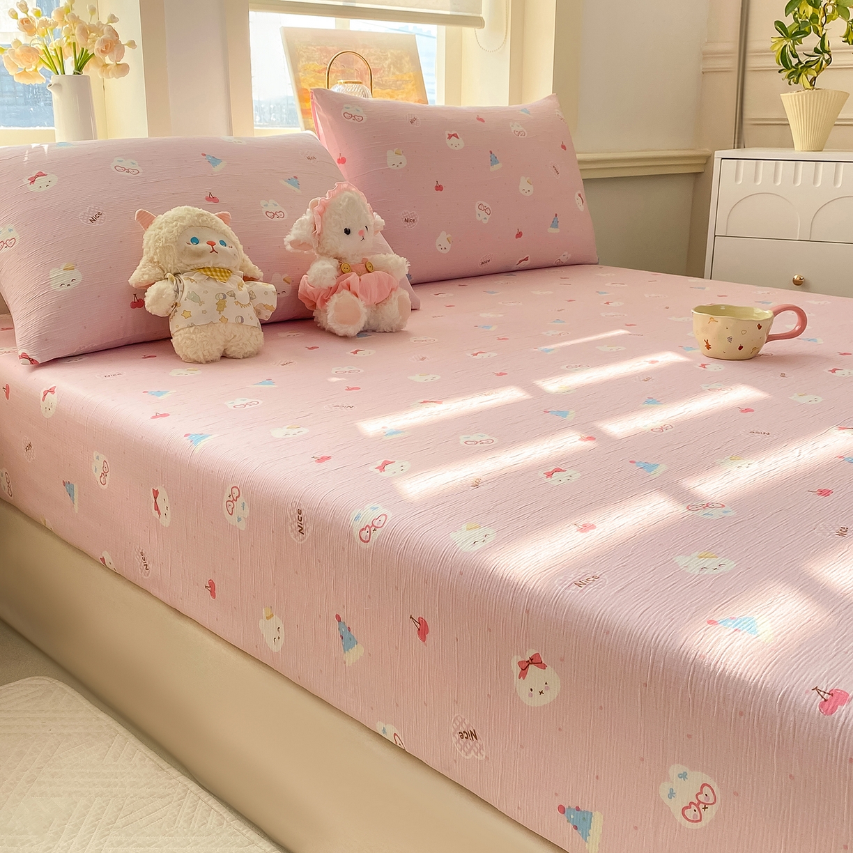 91家纺网 家纺一手货源 找家纺 眠势力 2026新款皱皱三层纱床笠三件套云朵床罩单件床垫保护套四季款 米菲小兔【三层皱皱纱床笠】