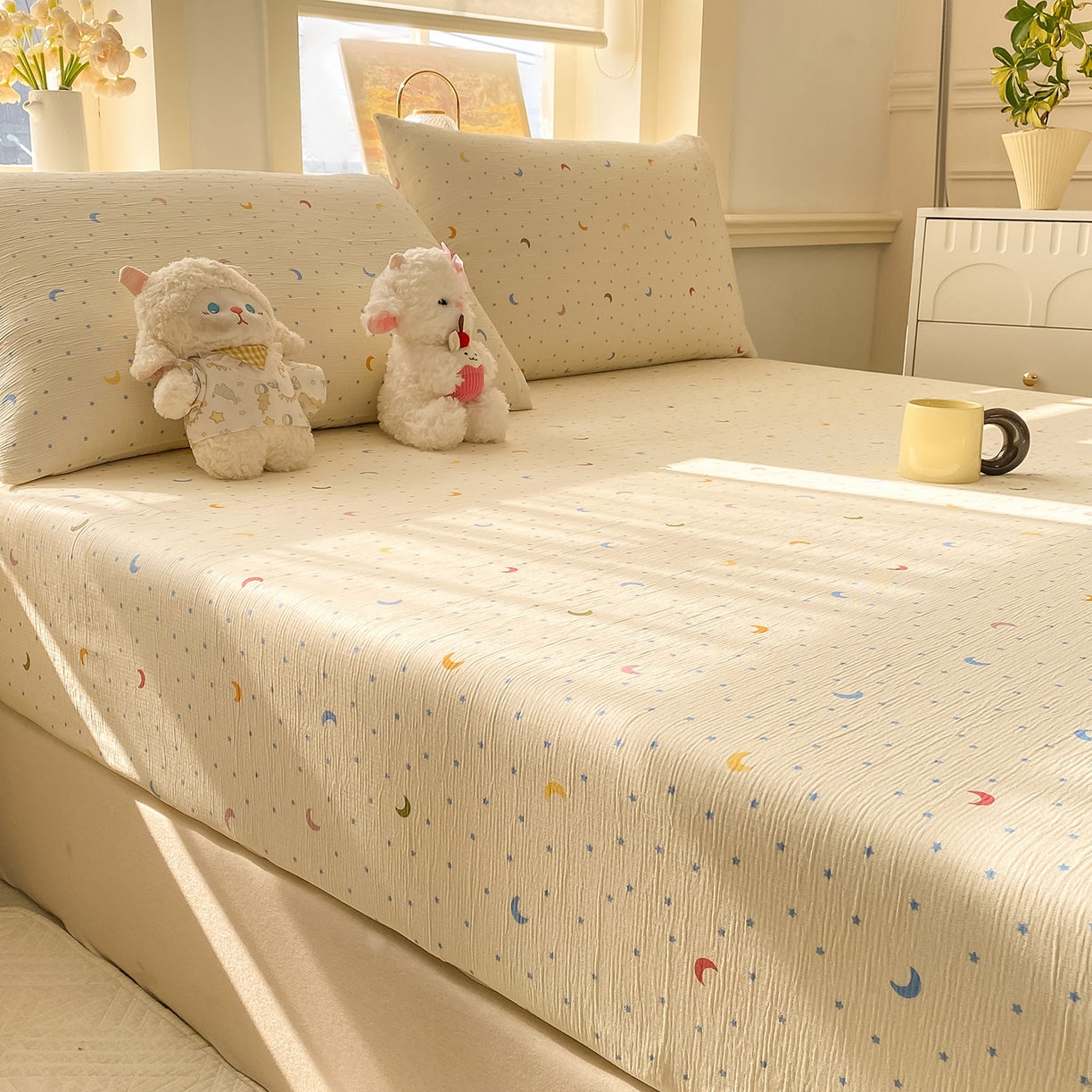 91家纺网 家纺一手货源 找家纺 眠势力 2026新款皱皱三层纱床笠三件套云朵床罩单件床垫保护套四季款 星星月亮【三层皱皱纱床笠】