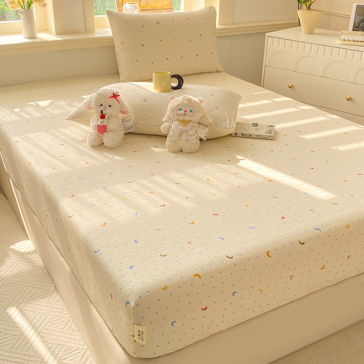 91家纺网 家纺一手货源 找家纺 眠势力 2026新款皱皱三层纱床笠三件套云朵床罩单件床垫保护套四季款 星星月亮【三层皱皱纱床笠】