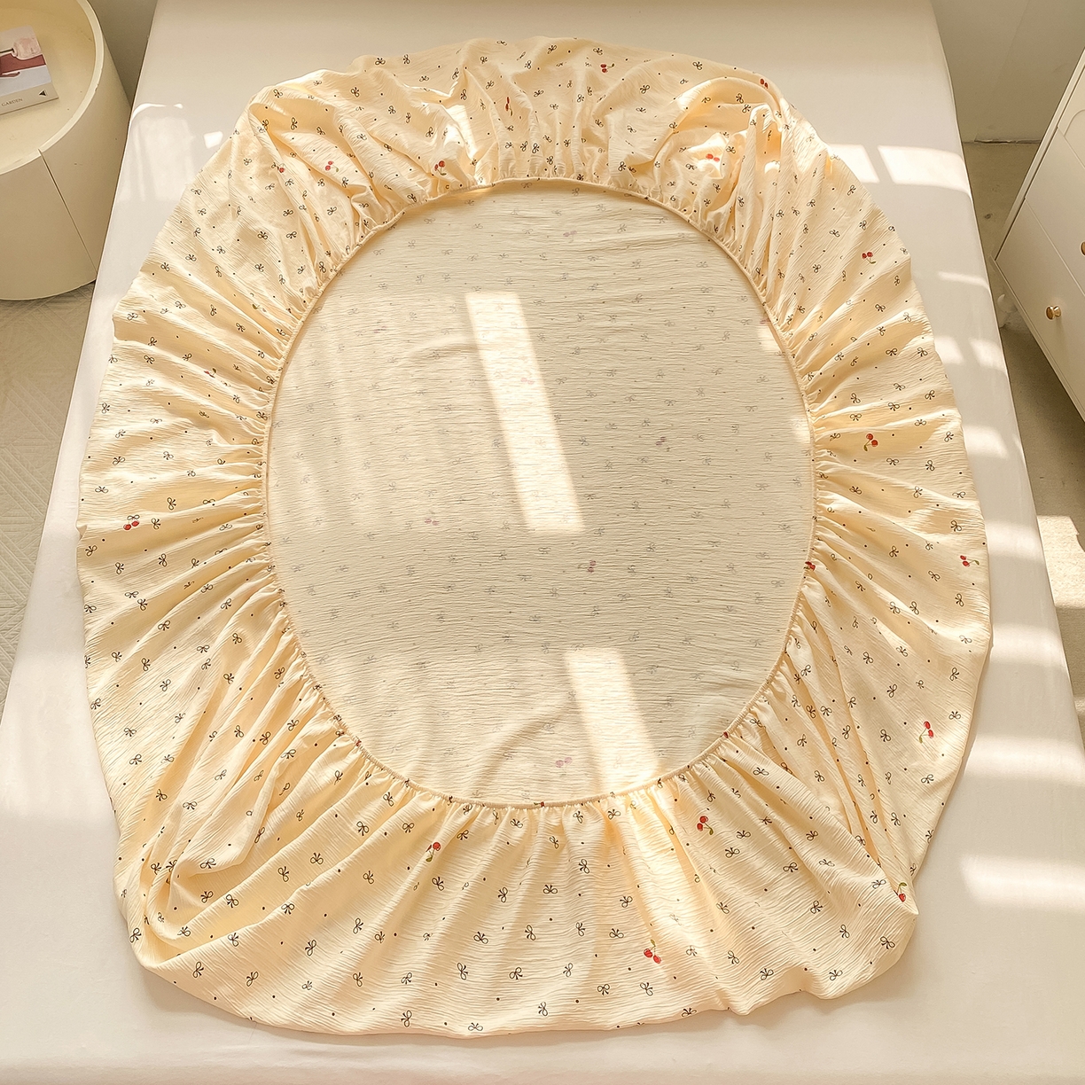 91家纺网 家纺一手货源 找家纺 眠势力 2026新款皱皱三层纱床笠三件套云朵床罩单件床垫保护套四季款 樱桃蝴蝶结【三层皱皱纱床笠】