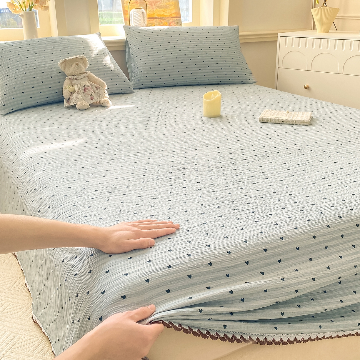 91家纺网 家纺一手货源 找家纺 眠势力 2026新款皱皱三层纱床单三件套云朵学生宿舍床单花边款四季通用 爱心雨【三层皱皱纱花边床单】