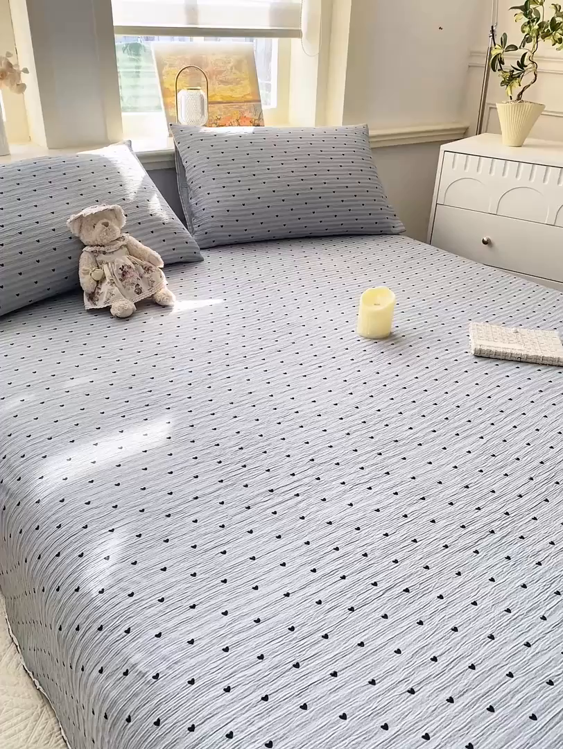 91家纺网 家纺一手货源 找家纺 眠势力 2026新款皱皱三层纱床单三件套云朵学生宿舍床单花边款四季通用 爱心雨【三层皱皱纱花边床单】