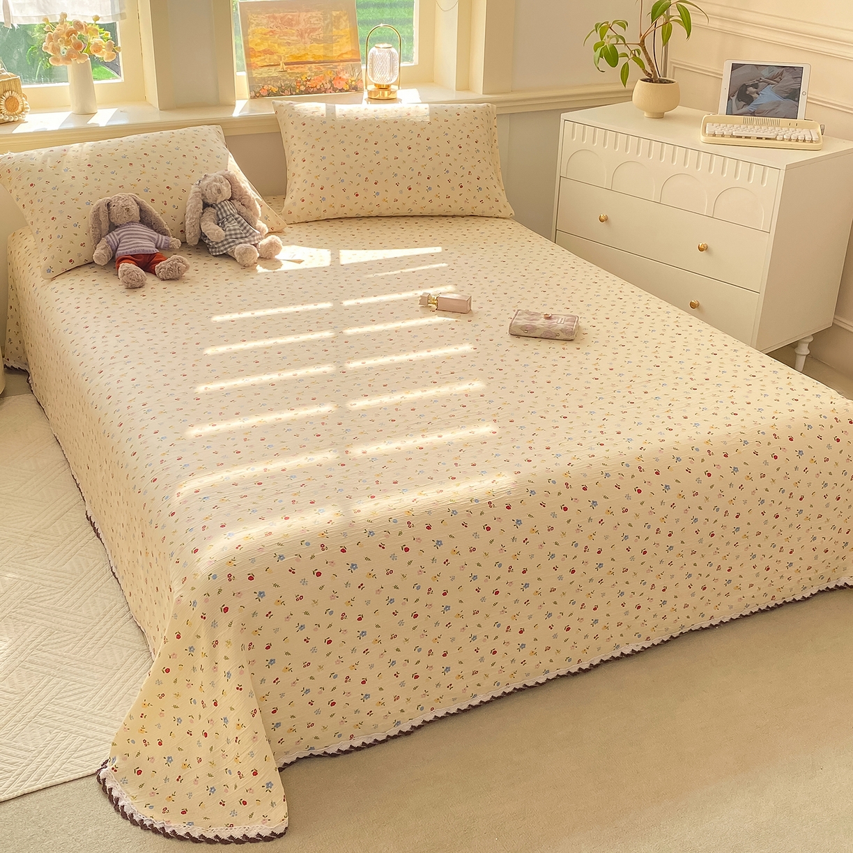 91家纺网 家纺一手货源 找家纺 眠势力 2026新款皱皱三层纱床单三件套云朵学生宿舍床单花边款四季通用 点点小花【三层皱皱纱花边床单】