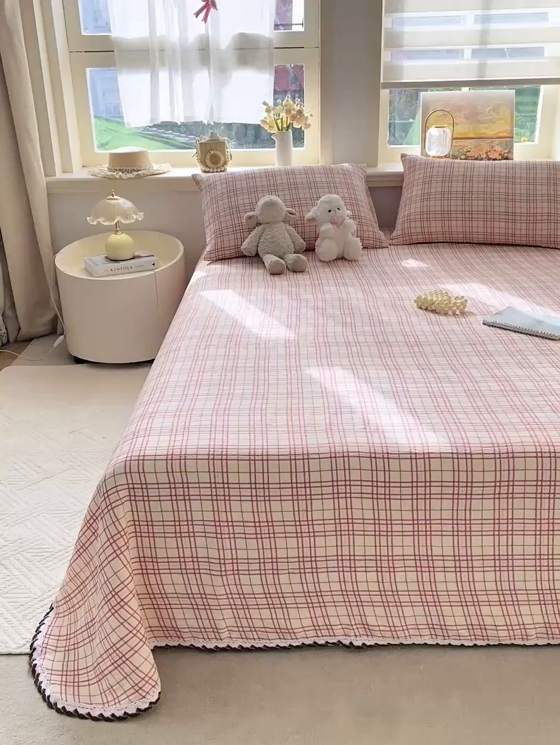 91家纺网 家纺一手货源 找家纺 眠势力 2026新款皱皱三层纱床单三件套云朵学生宿舍床单花边款四季通用 粉小格【三层皱皱纱花边床单】