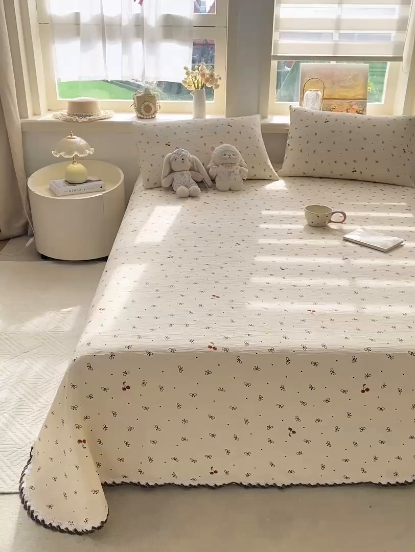 91家纺网 家纺一手货源 找家纺 眠势力 2026新款皱皱三层纱床单三件套云朵学生宿舍床单花边款四季通用 樱桃蝴蝶结【三层皱皱纱花边床单】
