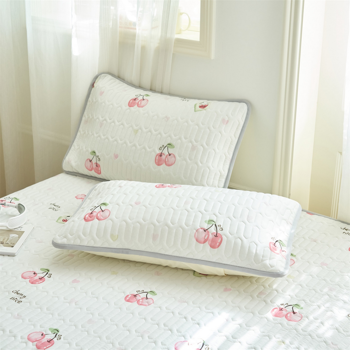 91家纺网 家纺一手货源 找家纺 恒爱家纺 2026新款A类凉感丝夏被床笠系列三件套四件套 大樱桃