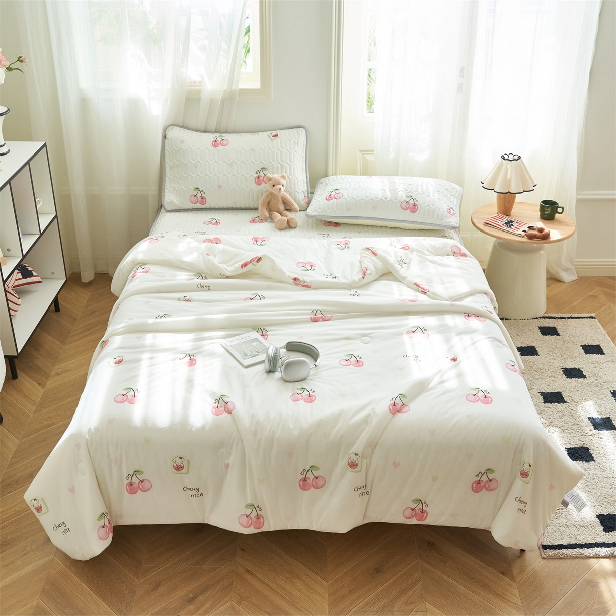 91家纺网 家纺一手货源 找家纺 恒爱家纺 2026新款A类凉感丝夏被床笠系列三件套四件套 大樱桃