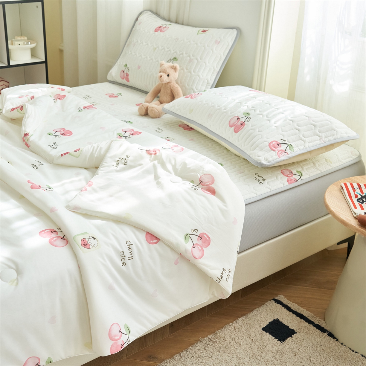 91家纺网 家纺一手货源 找家纺 恒爱家纺 2026新款A类凉感丝夏被床笠系列三件套四件套 大樱桃