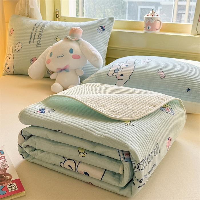 91家纺网 家纺一手货源 找家纺 妮可 2026新款Sanrio三丽鸥正版授权A类全棉夹棉多功能床垫-床盖 冰激凌玉桂狗