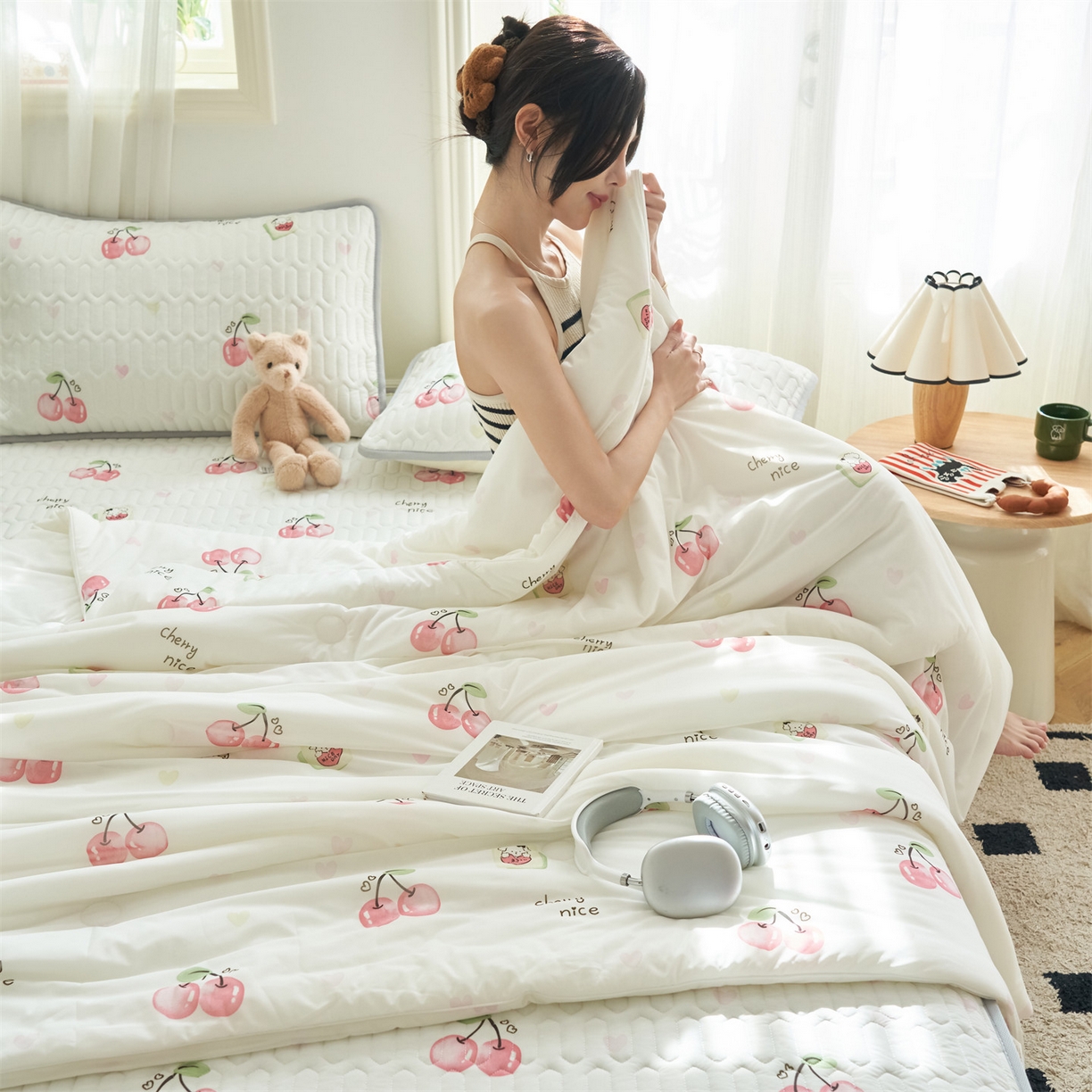 91家纺网 家纺一手货源 找家纺 恒爱家纺 2026新款A类凉感丝夏被床笠系列三件套四件套 大樱桃