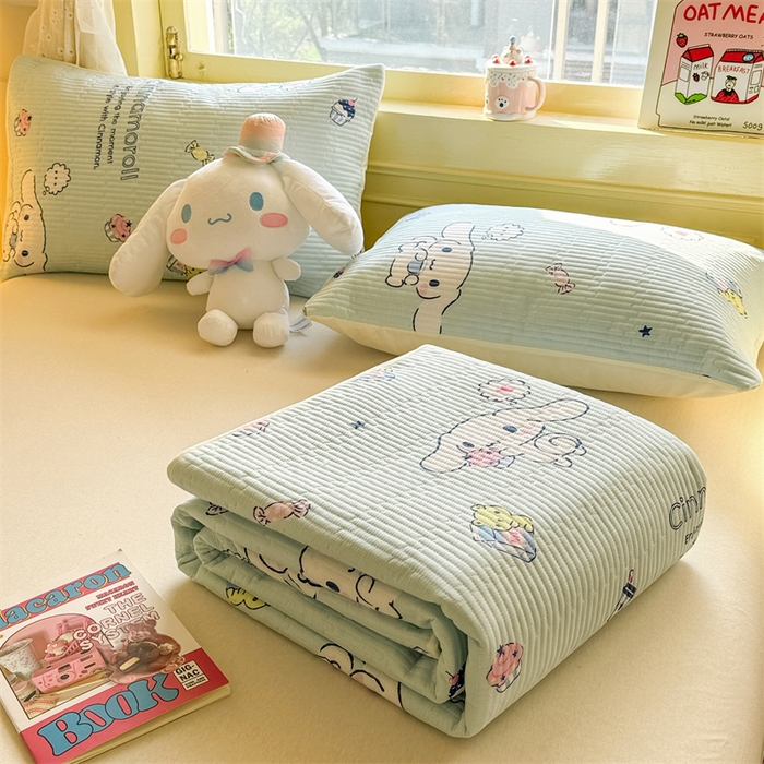 91家纺网 家纺一手货源 找家纺 妮可 2026新款Sanrio三丽鸥正版授权A类全棉夹棉多功能床垫-床盖 冰激凌玉桂狗