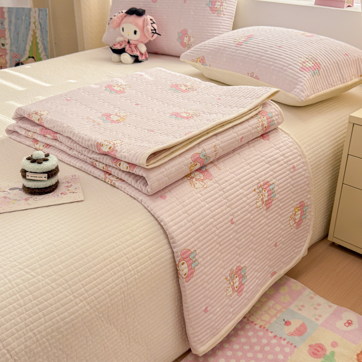 91家纺网 家纺一手货源 找家纺 （总）妮可 2026新款Sanrio三丽鸥正版授权A类全棉夹棉多功能床垫-床盖