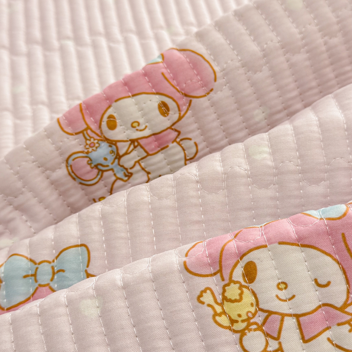 91家纺网 家纺一手货源 找家纺 妮可 2026新款Sanrio三丽鸥正版授权A类全棉夹棉多功能床垫-床盖 甜甜美乐蒂