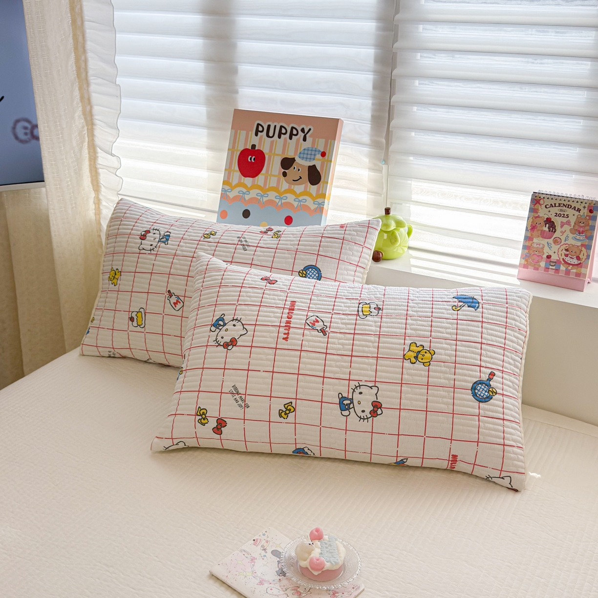 91家纺网 家纺一手货源 找家纺 妮可 2026新款Sanrio三丽鸥正版授权A类全棉夹棉多功能床垫-床盖 红格KT