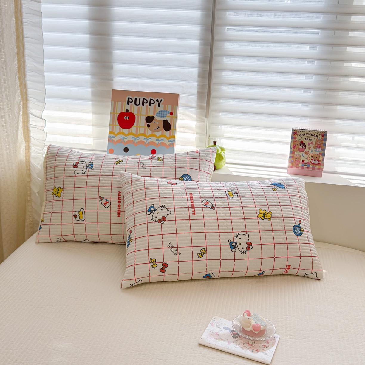 91家纺网 家纺一手货源 找家纺 妮可 2026新款Sanrio三丽鸥正版授权A类全棉夹棉多功能床垫-床盖 红格KT