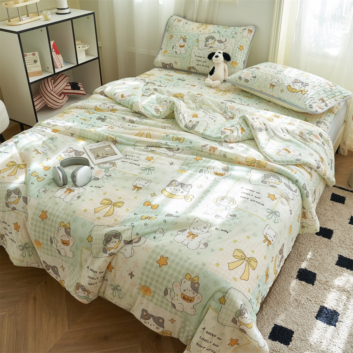 91家纺网 家纺一手货源 找家纺 恒爱家纺 2026新款A类凉感丝夏被床笠系列三件套四件套 奶猫