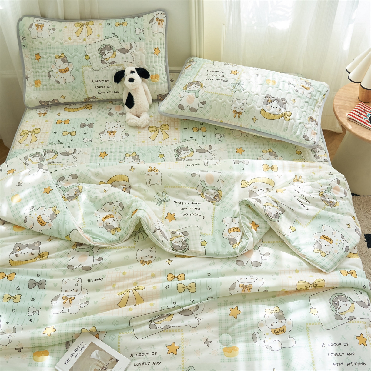 91家纺网 家纺一手货源 找家纺 恒爱家纺 2026新款A类凉感丝夏被床笠系列三件套四件套 奶猫