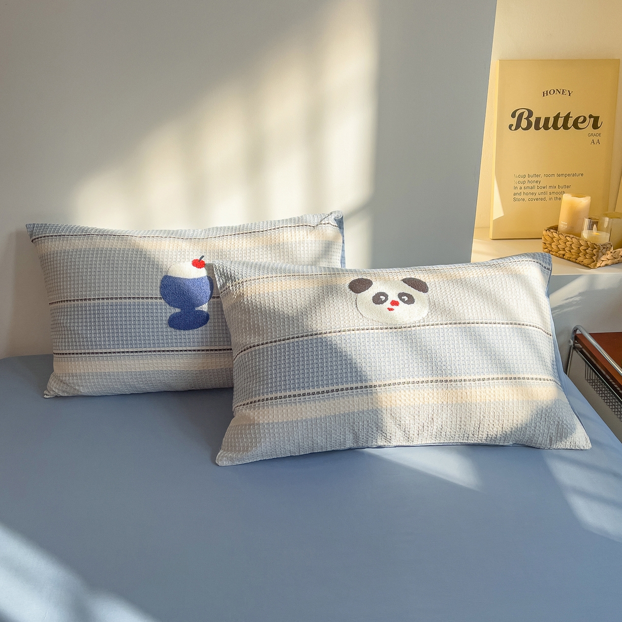 91家纺网 家纺一手货源 找家纺 炫拼家纺 2026新款A类全棉色织华夫格卡通毛巾绣B版40支纯棉水洗棉四件套-乐邦系列 乐邦-休闲熊猫